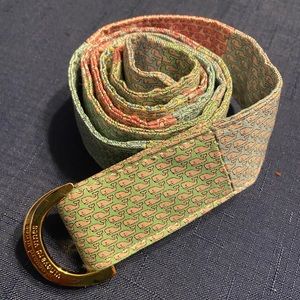 Vineyard Vines whale belt size medium